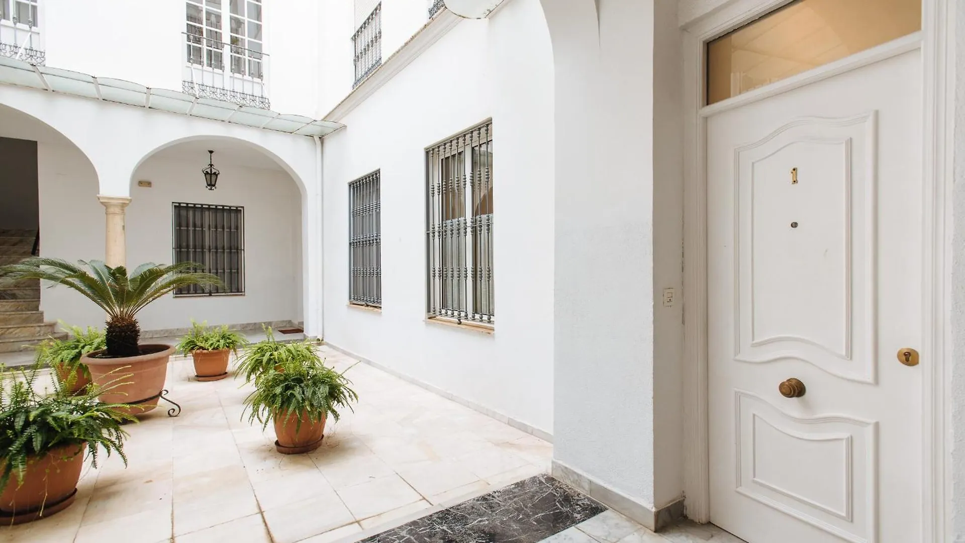 Apartamento Cerca De La Catedral Registro Vut 00617 Seville Spain